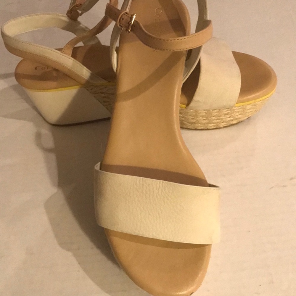 Cole Haan Arden Off White w/yellow accents  Sz 8.5. CH0143